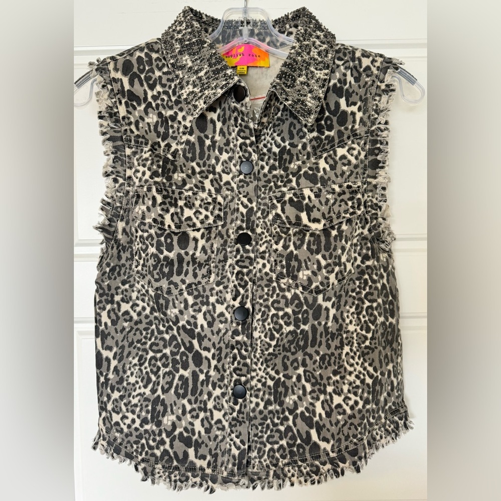 English Rose Sleeveless Denim Vest Women's S/M Gray Animal Studs Fringe Buttons